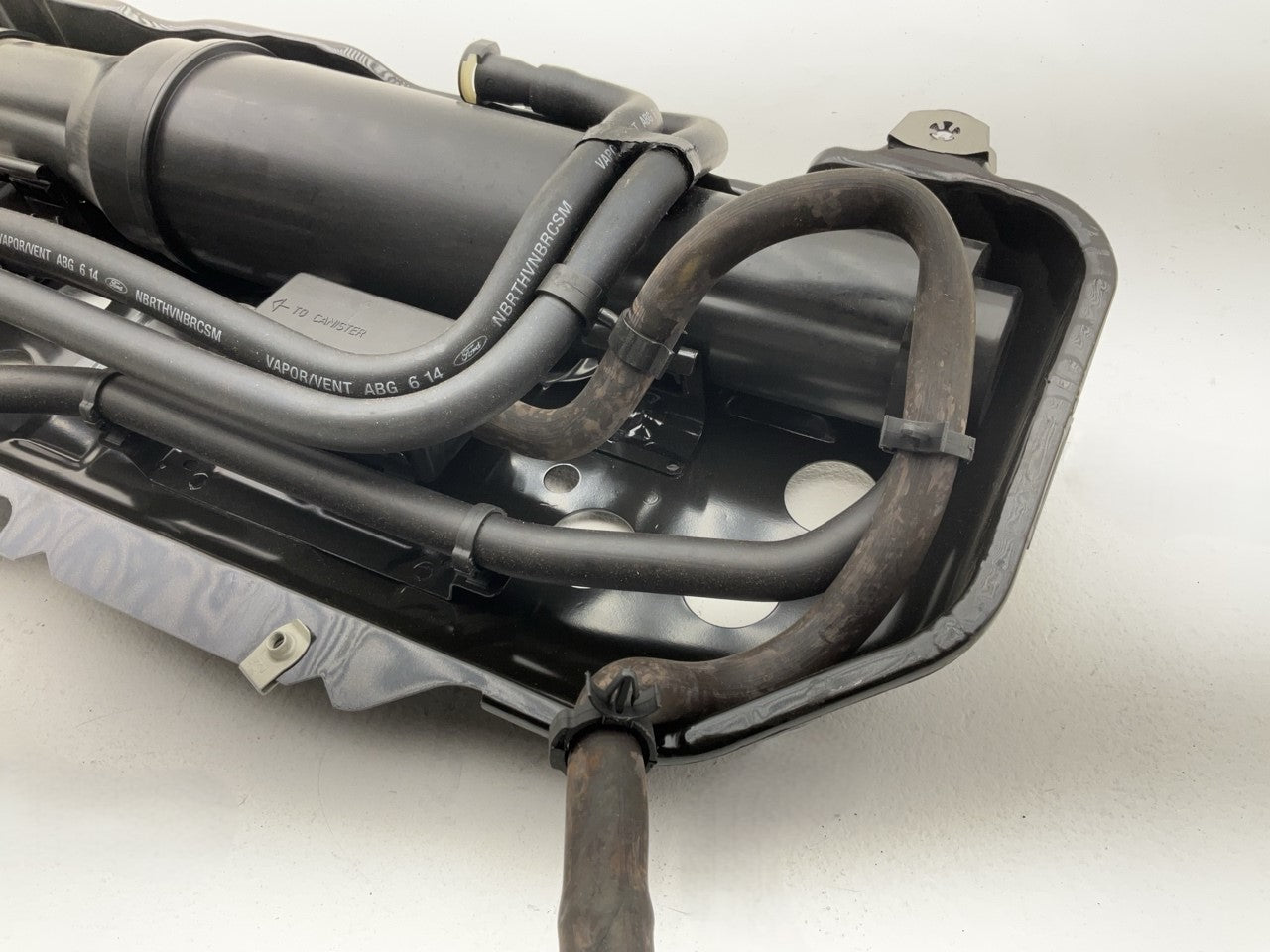 Motorcraft CX-2141 Charcoal Fuel Vapor Canister For 2005-2007 Ford Mustang