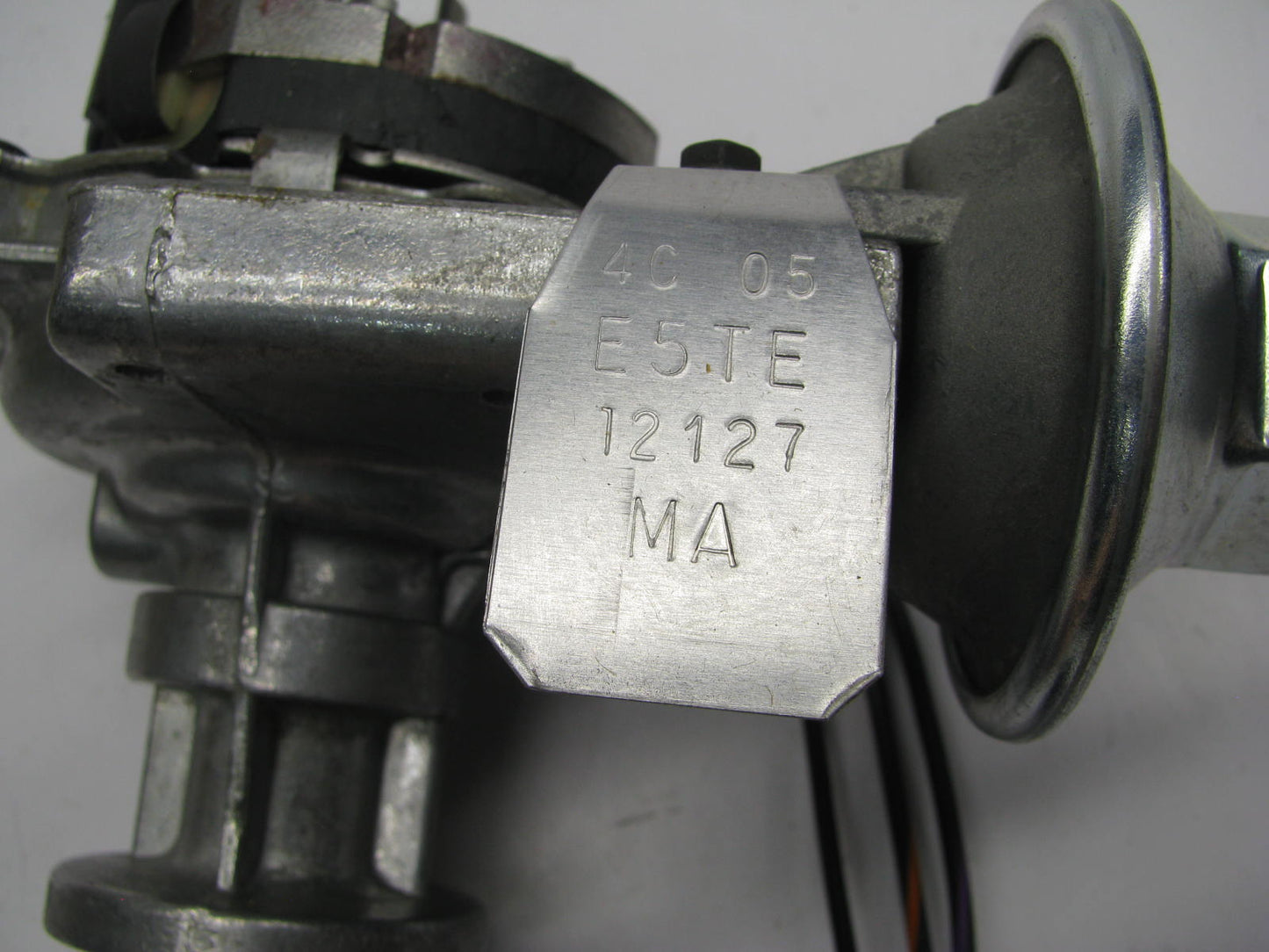 DAMAGED (CRACKED) MAGNET - NEW OEM Motorcraft DA1997 Distributor 85-86 Ford 300