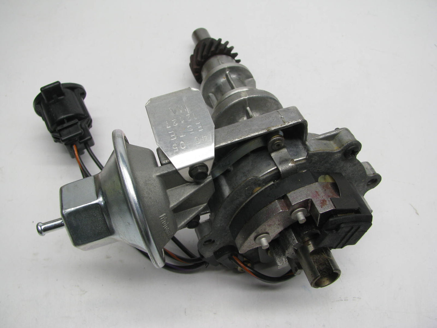 DAMAGED (CRACKED) MAGNET - NEW OEM Motorcraft DA1997 Distributor 85-86 Ford 300