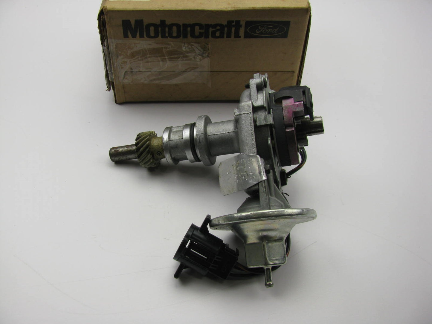 Motorcraft DAE-2028 / E8GY-12127-B Distributor 1988-1989 Mercury Tracer 1.6L