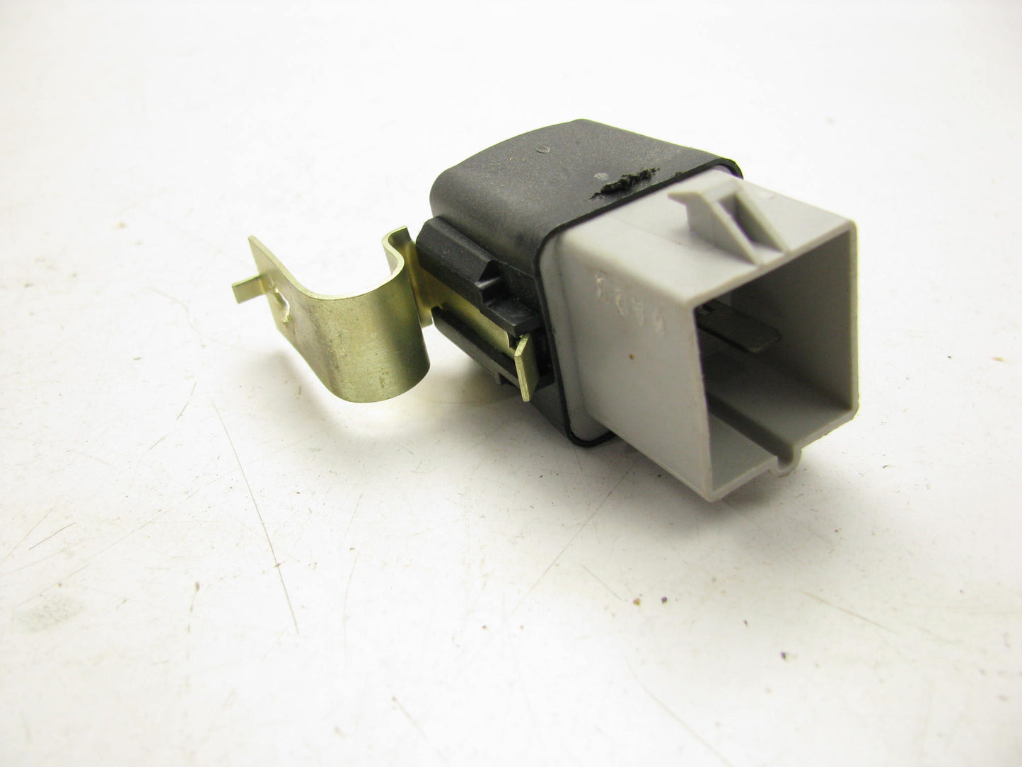 NEW GENUINE Motorcraft DY-438 A/C Compressor Cut-Out Relay E4LY-11433-A