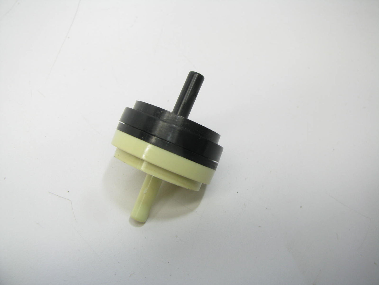 Motorcraft DY135 Distributor Vacuum Delay Control Valve - D3FZ-12A091-A D32E-AA