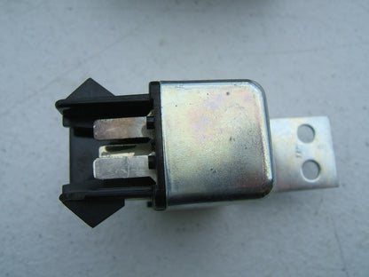 NEW GENUINE Motorcraft DY285 Powertrain Control Module Relay E0VB-12A646-AA