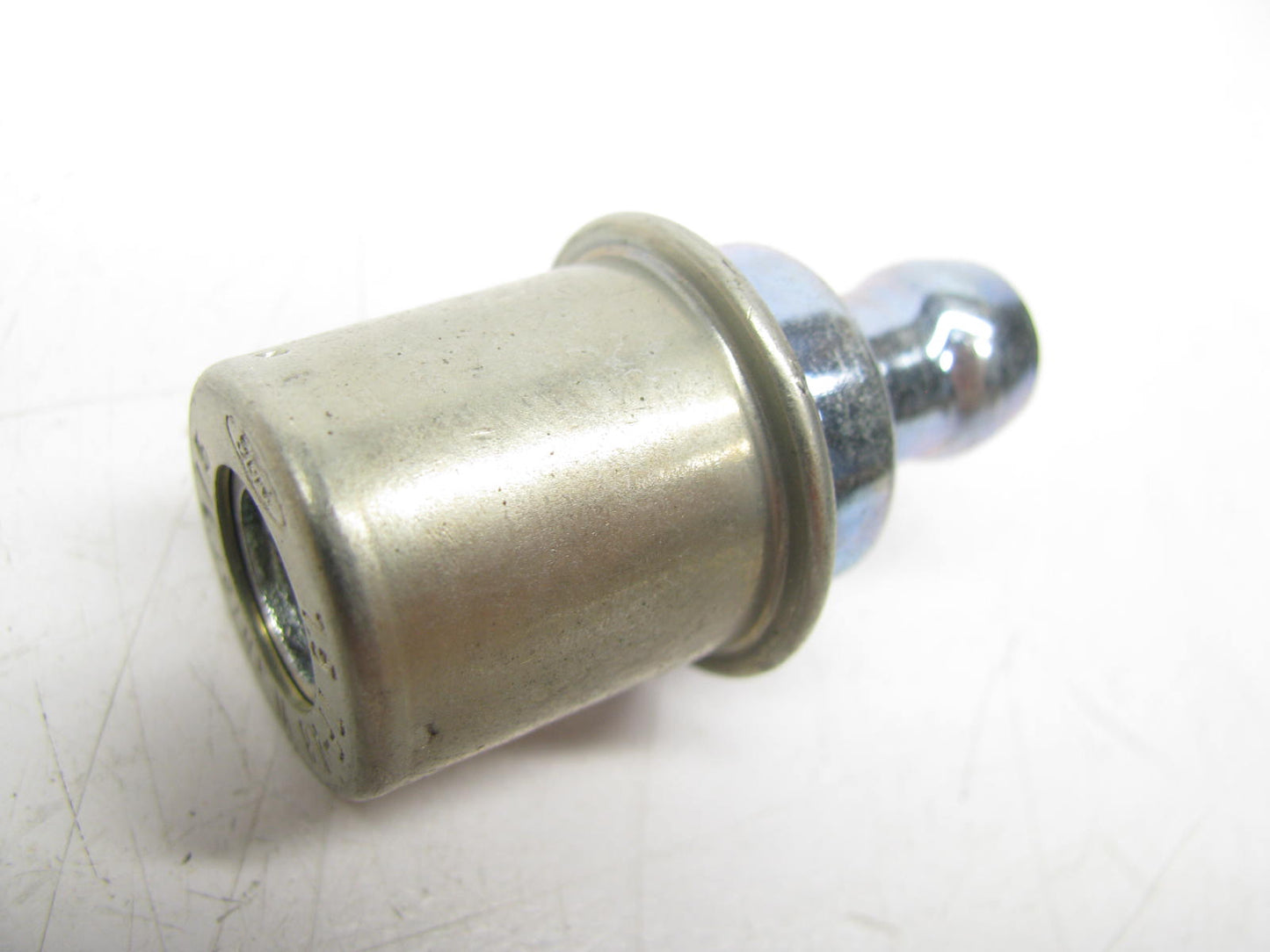 NEW GENUINE OEM Motorcraft EV138 PCV Valve Ford # E6TZ-6A666-A