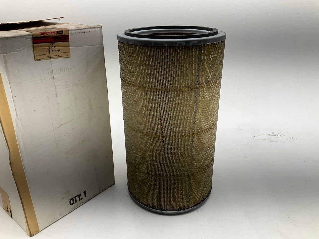 Motorcraft FA598 Heavy Duty Air Filter Replaces 42961 LAF6918 P185008 AF852