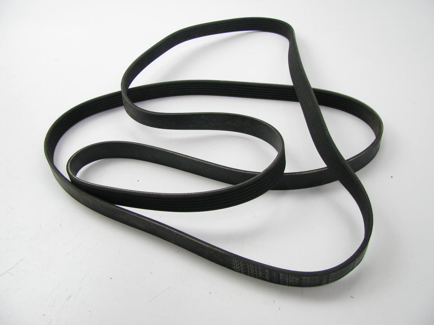 Motorcraft JK6-1012-A Serpentine Belt - 0.84'' X 101.00'' - 6 Ribs