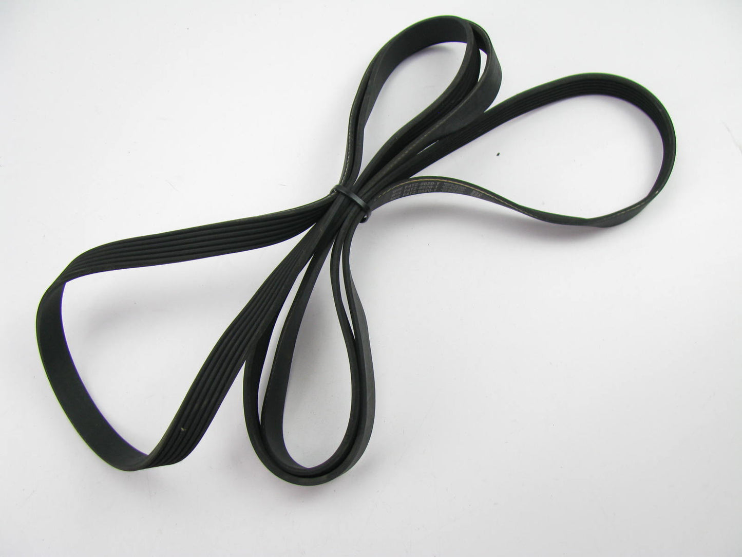 Motorcraft JK6-1118 Serpentine Belt -  0.807'' X 111.86'' - 6 Ribs