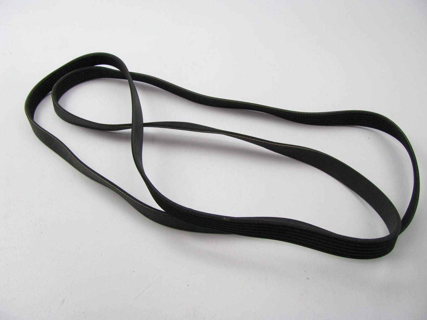 Motorcraft JK6-927-A Serpentine Belt - 0.84'' X 93.00'' - 6 Ribs