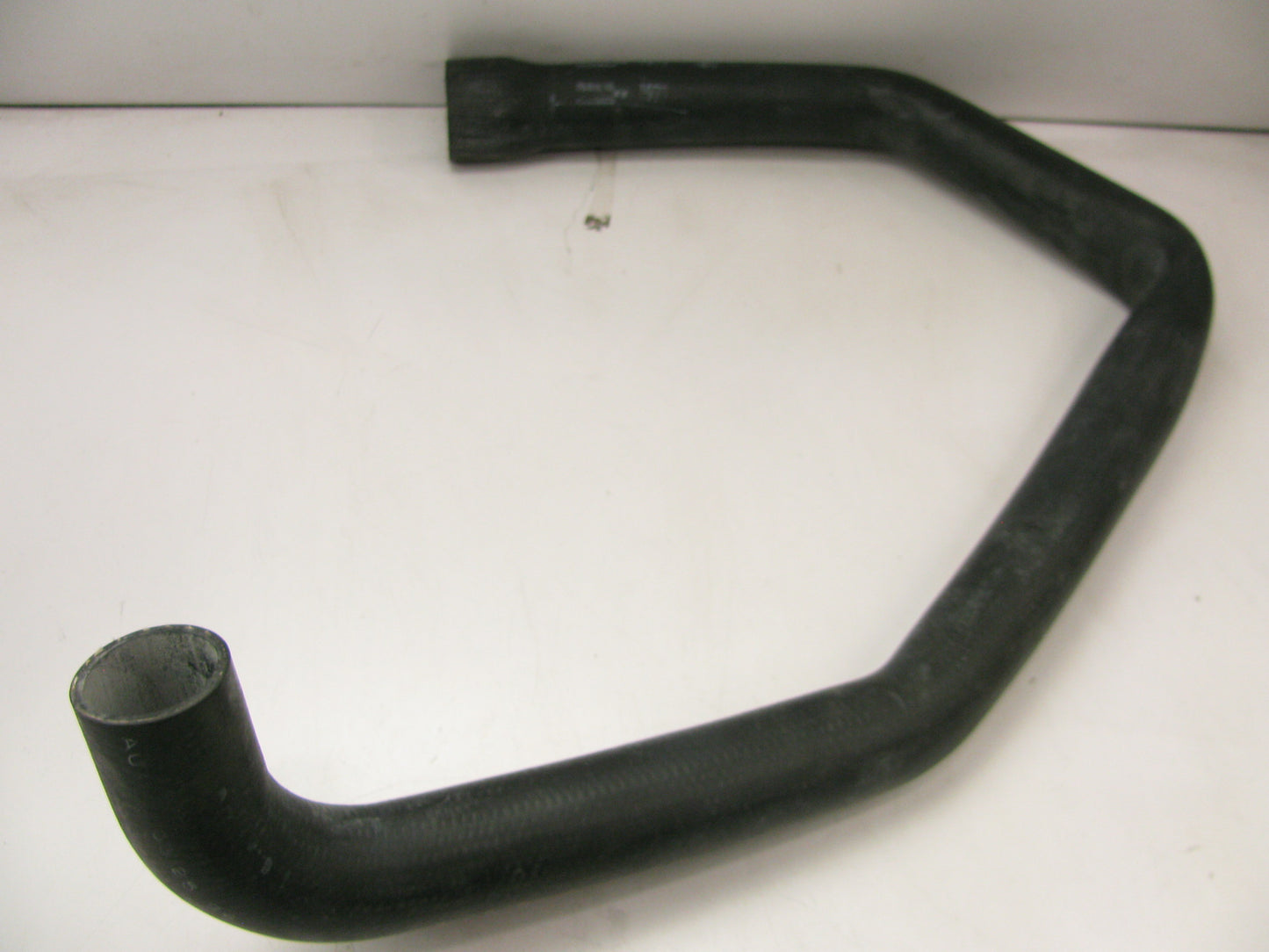 Motorcraft KM1977 Molded Upper Radiator Coolant Hose - F0HZ-8260-CA