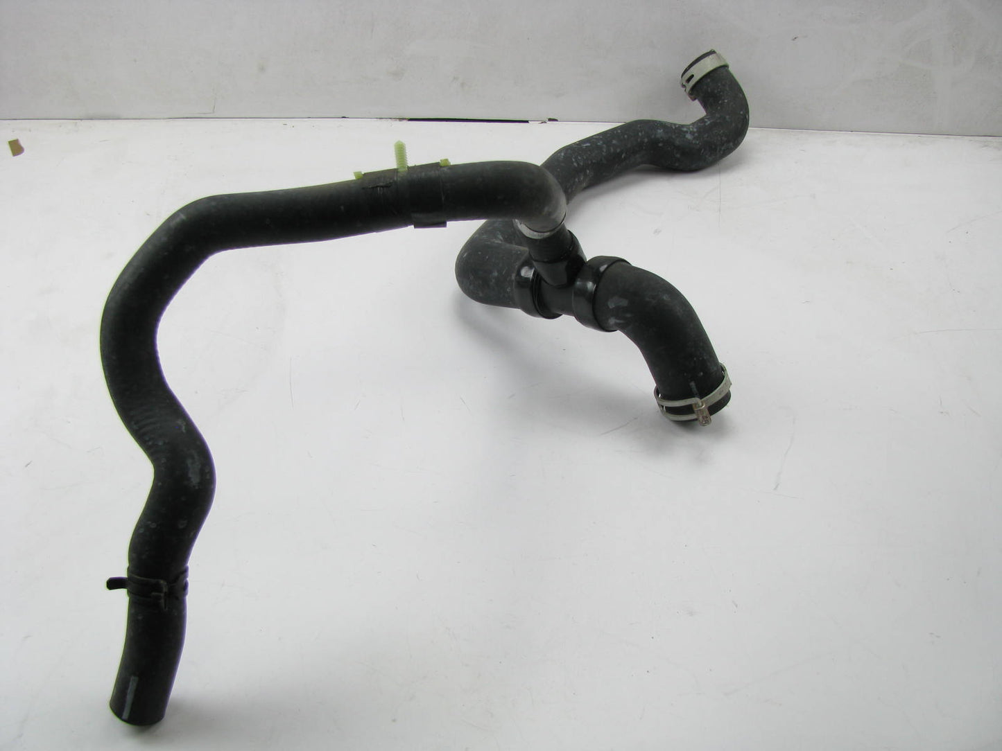 Motorcraft KM3302 Molded Radiator Coolant Hose Lower - F7UZ-8286-MA