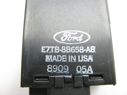 NEW - OEM Motorcraft Engine Cooling Fan Motor Relay RR-17 / E7TB-8B658-AB