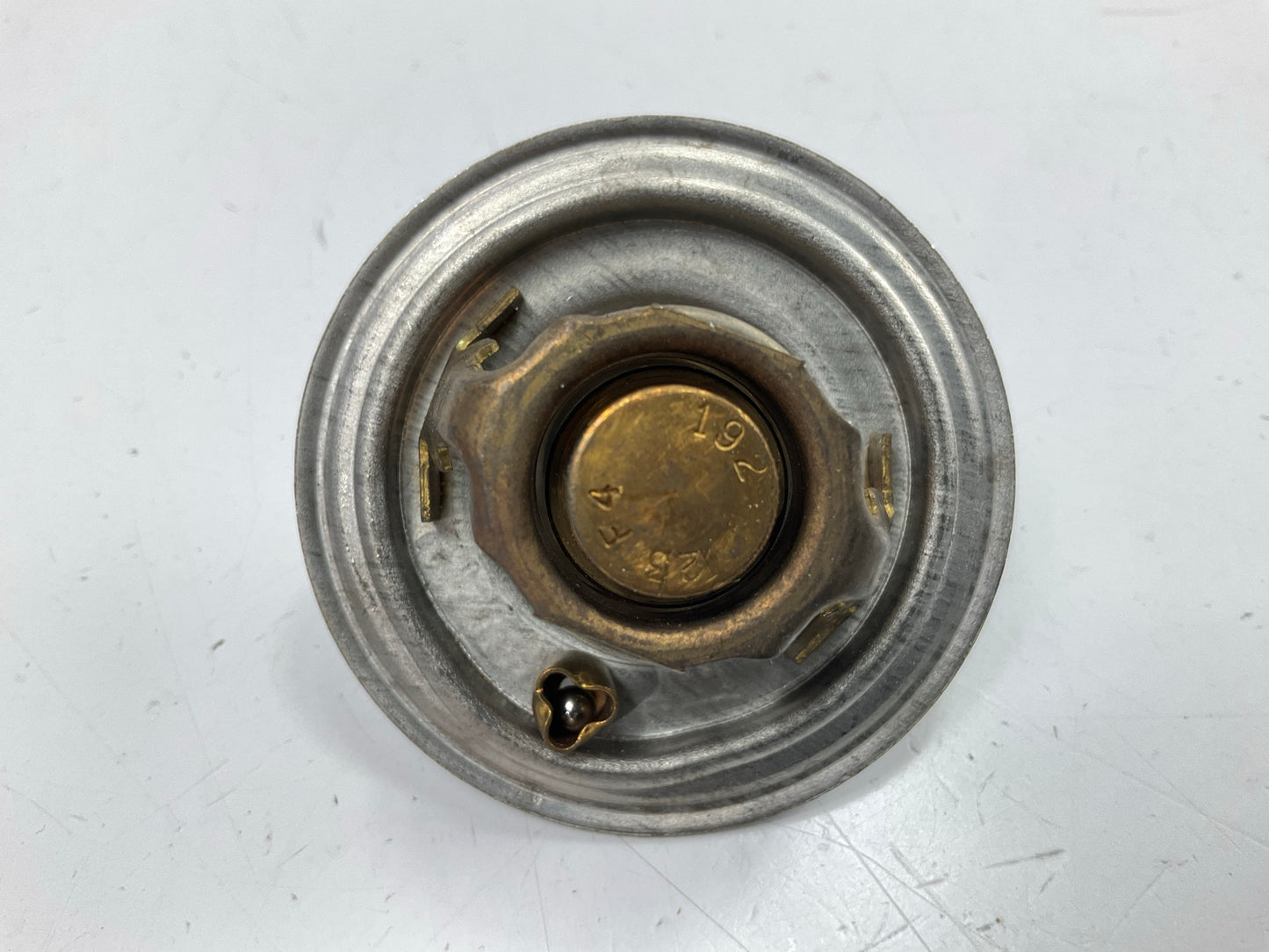 NEW GENUINE OEM Motorcraft RT-1105 Thermostat 195 Degree OEM Ford F4TZ-8575-B