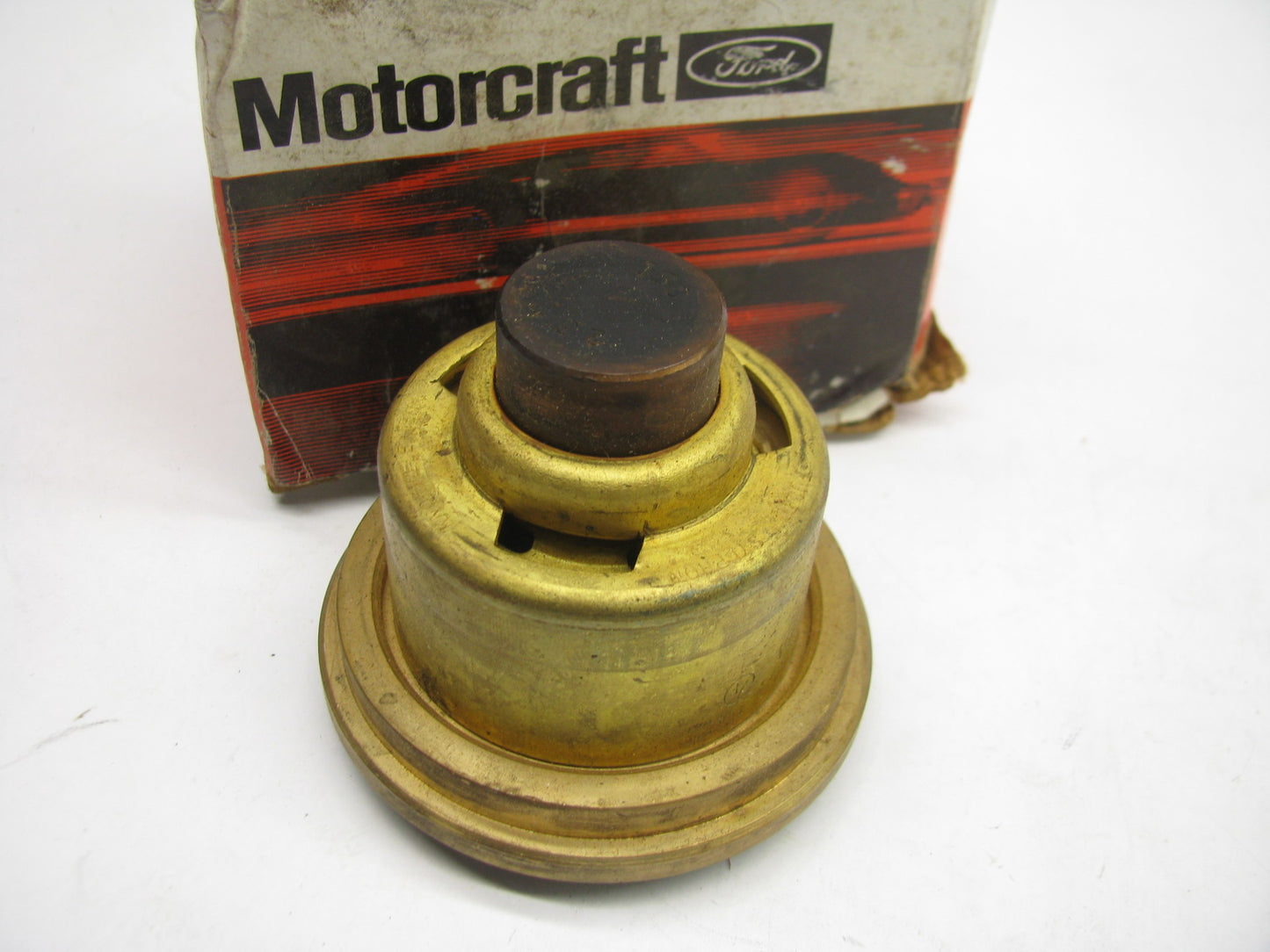 Motorcraft RT1028 Engine Coolant Thermostat - Heavy Duty Truck