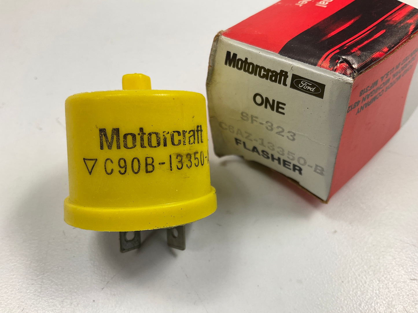 NOS OEM Motorcraft SF-323 Flasher Ford # C9OB-13350-A, C6AZ-13350-B