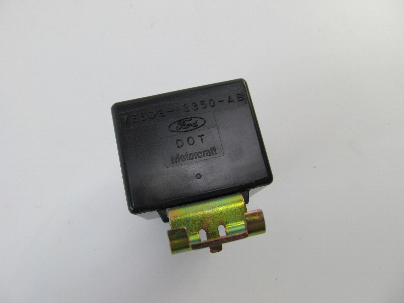 NEW OEM Motorcraft SF-581 Turn Signal Flasher Relay E8OB-13350-AA 166500-0071
