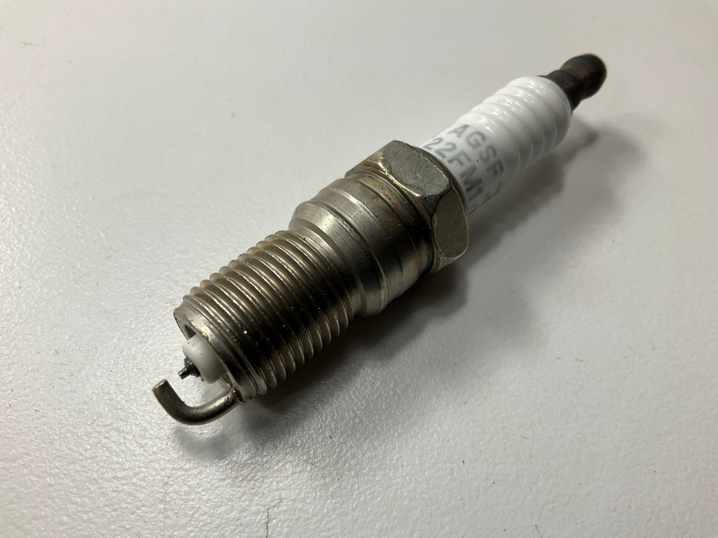 Motorcraft SP-405 Finewire Platinum Spark Plug - AGSF22FM1