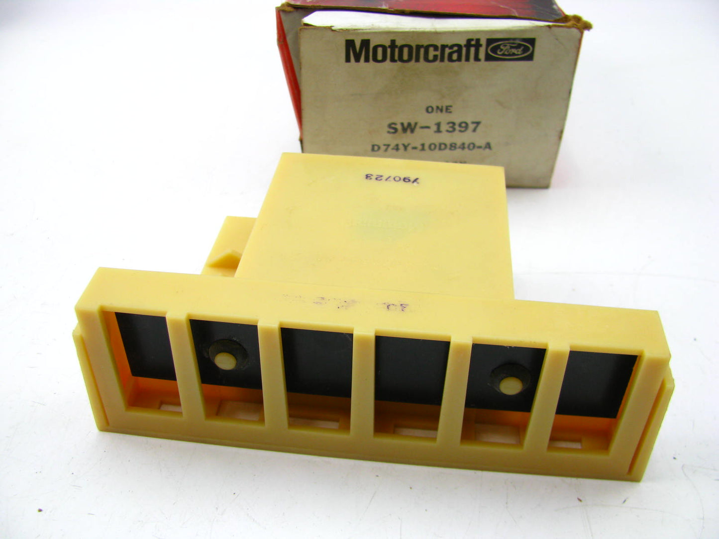 OUT OF BOX OEM Motorcraft SW-1397 Seatbelt Chime Control Module 78-79 Mark V