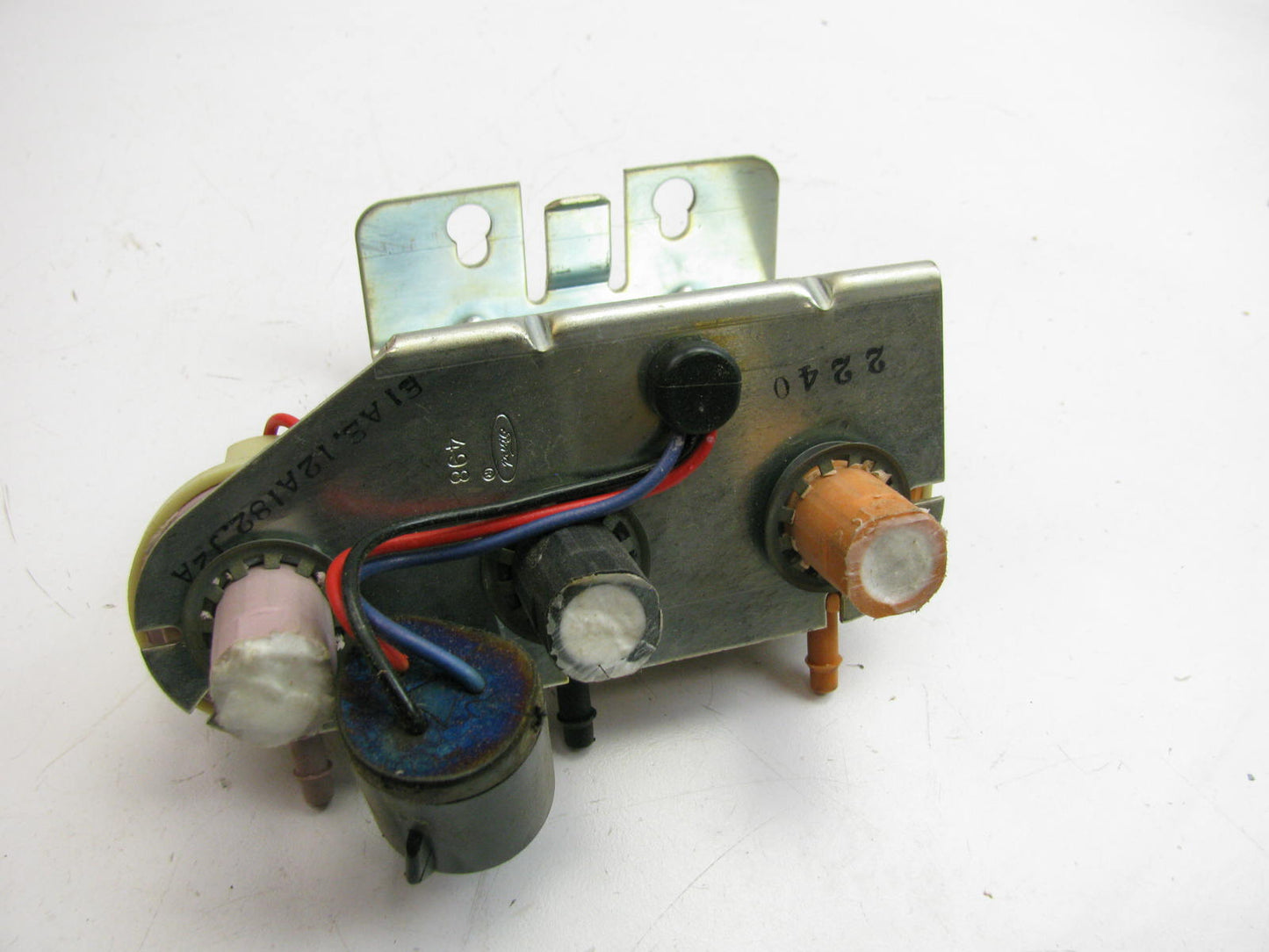 Motorcraft SW-1692 Distributor Modulator Valve E1AZ-12A182-J - UNKNOWN FITMENT