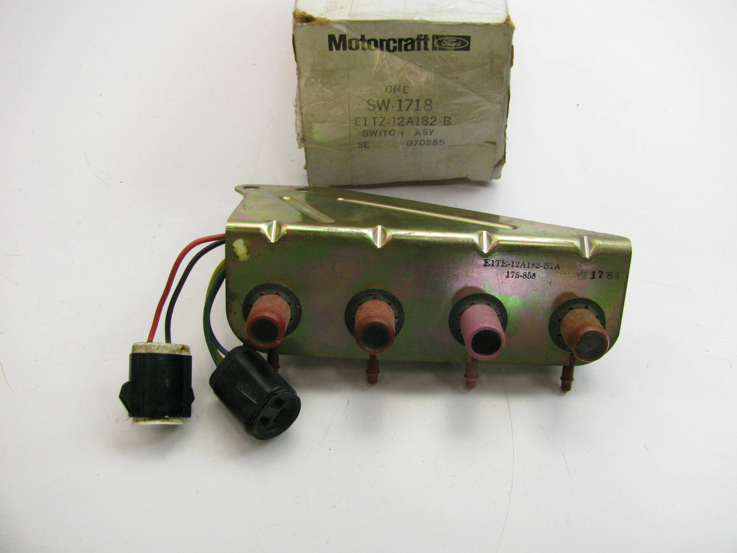 Motorcraft SW-1718 Distributor Modulator Valve Switch 1981-1982 Ford 4.9L CALI