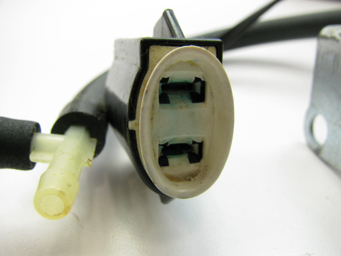 NEW Motorcraft SW-1746 Vacuum Distributor Modulator Valve Switch E2ZE-12A182-B1A
