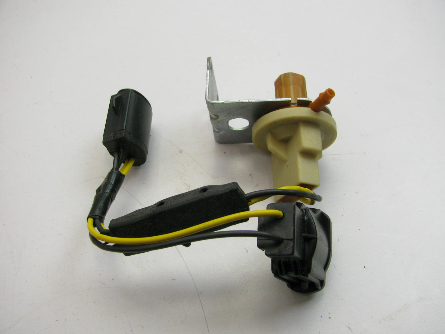 Motorcraft SW-1778 Ignition Timing Vacuum Switch E1AZ-12A265-C - UNKNOWN FITMENT