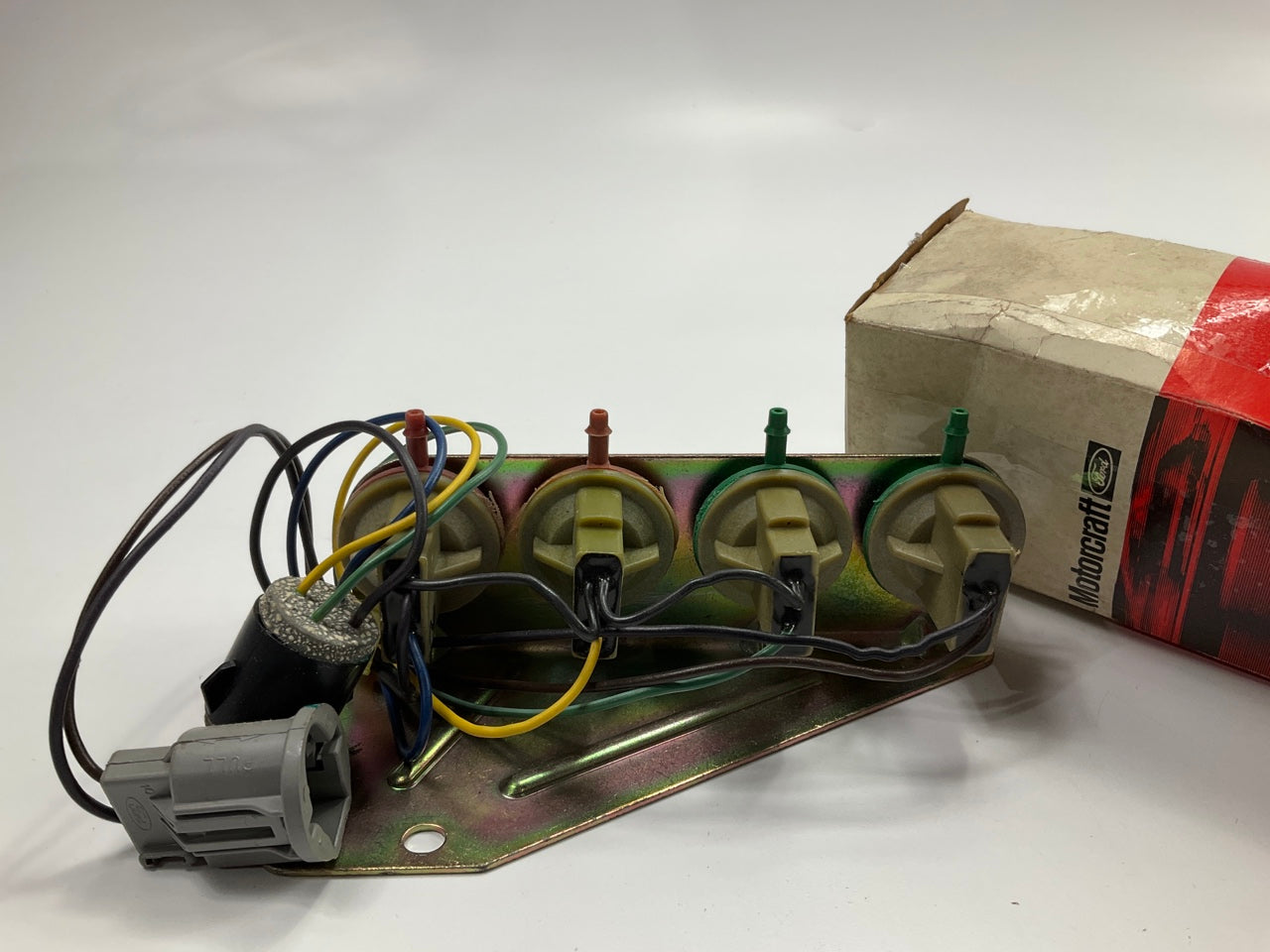 NEW Motorcraft SW-1817 Distributor Modulator Sensor Valve For 1983 Ford F-100 MT