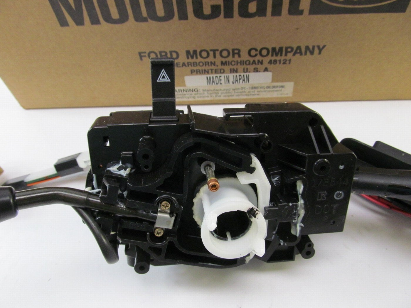 NEW GENUINE OEM Ford Motorcraft SW-2456 Turn Signal Wiper Combination Switch