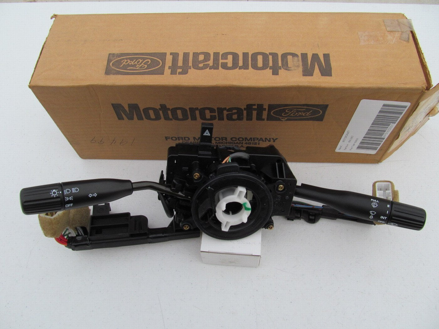 Motorcraft SW-2457 Turn Signal Wiper Headlight Lamp Combination Switch