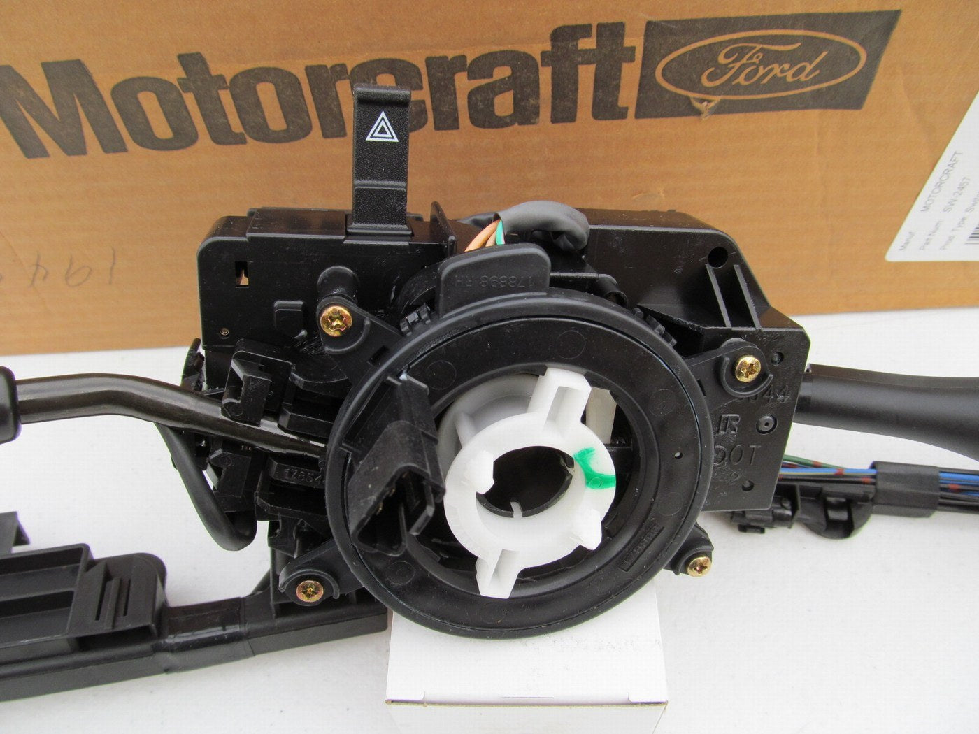 Motorcraft SW-2457 Turn Signal Wiper Headlight Lamp Combination Switch