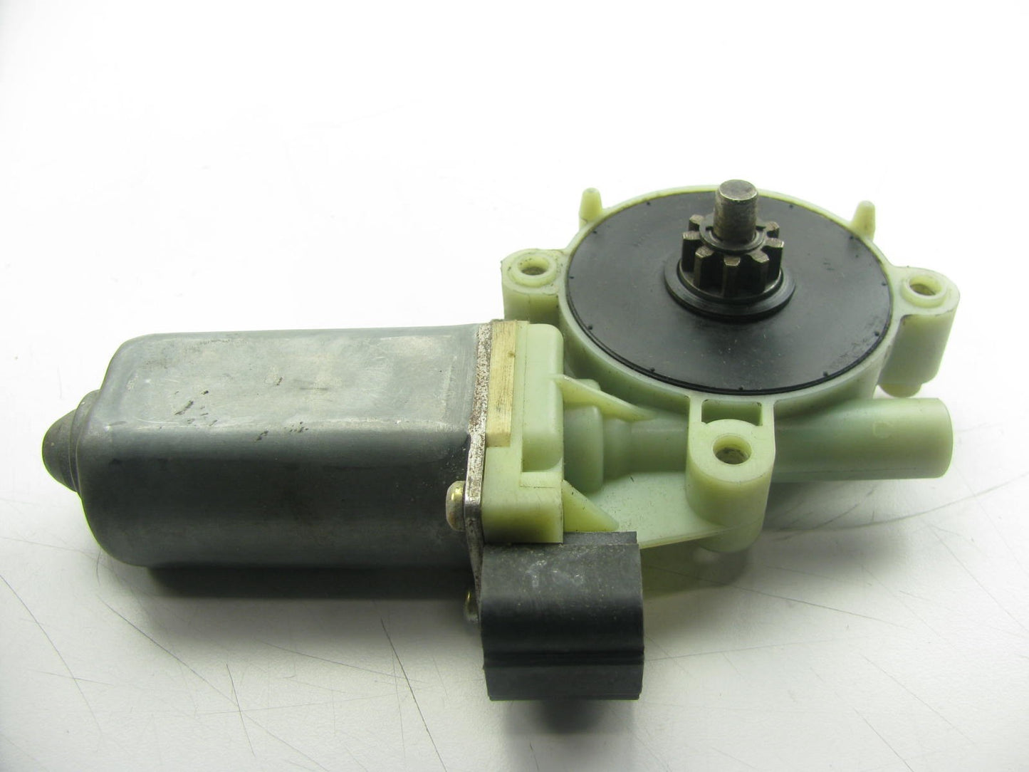 REMAN. Motorcraft WLM-102-RM Power Window Motor - Right Passengers Side