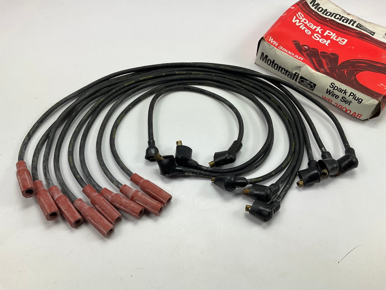 NOS Motorcraft WR-3800AR Ignition Spark Plug Wire Set - 1970-1972 FORD 302 V8