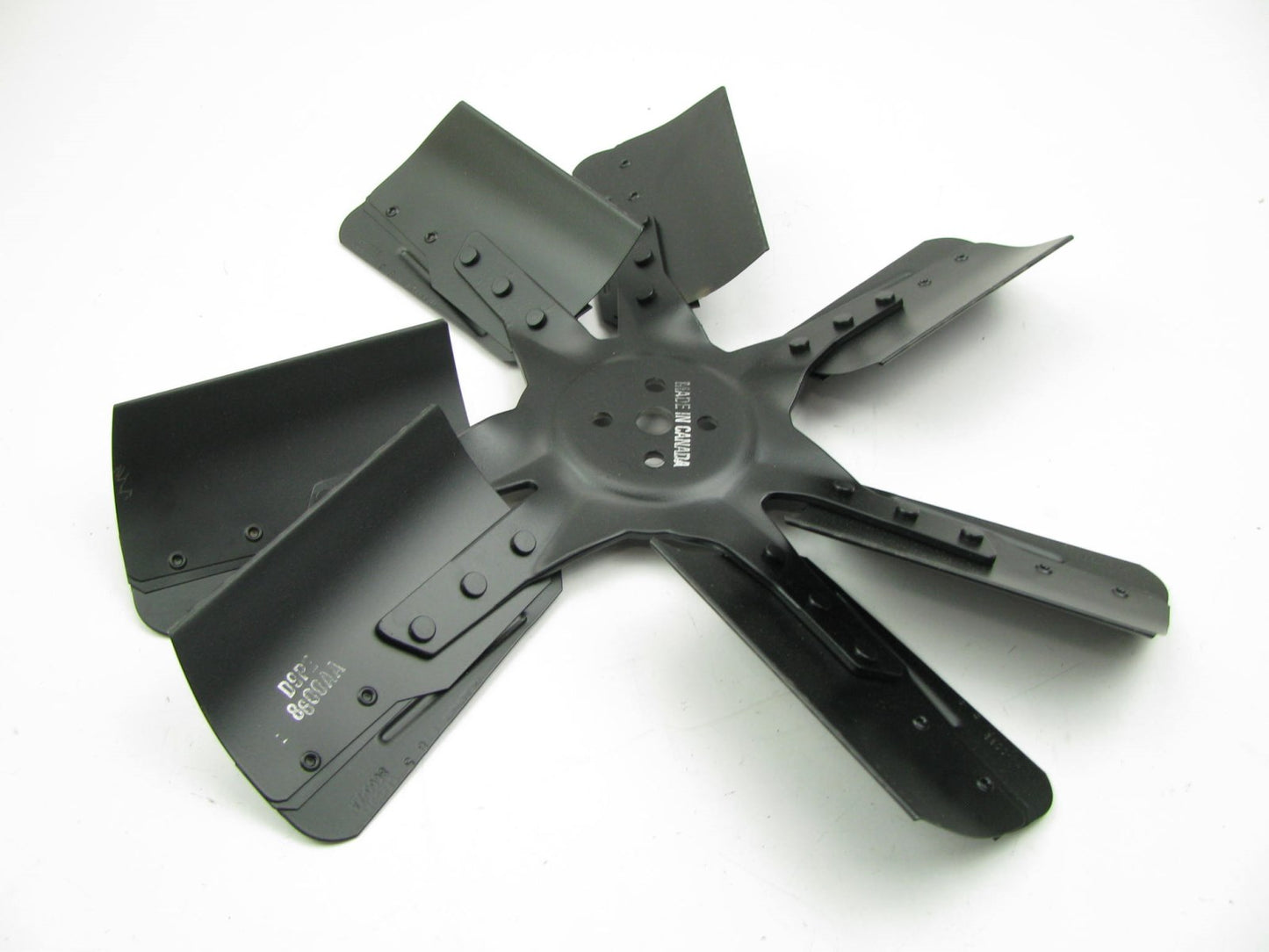 NOS OEM Ford Motorcraft YA-159 7-blade 17.5'' Cooling Fan Blade D9PE-8600-AA.