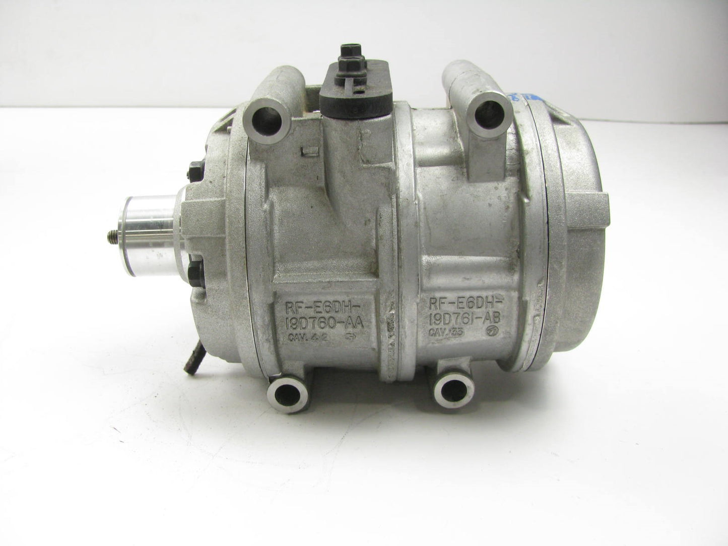 NEW GENUINE Motorcraft YC-53 A/C Compressor OEM Ford E7VY-19703-A WITHOUT CLUTCH