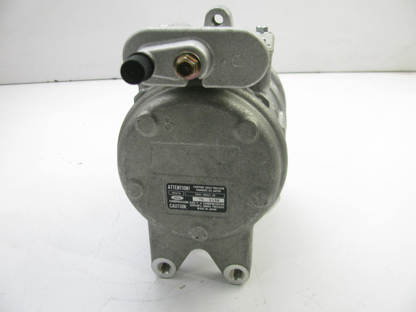 NEW Motorcraft YC-70 A/C Compressor NO CLUTCH E9VY-19703-A