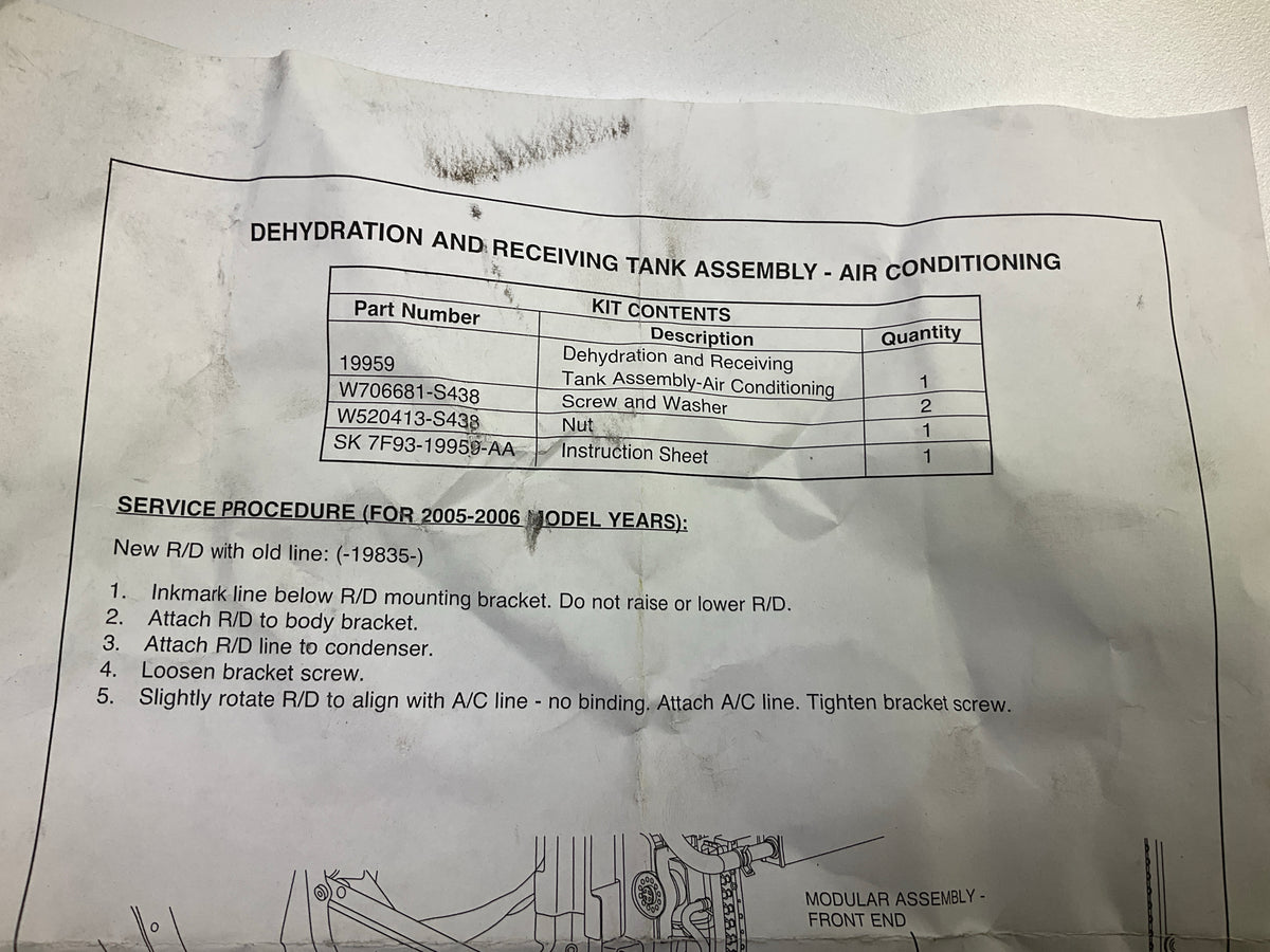 Motorcraft YF-3353 A/C Accumulator - 7F9Z-19C836-AA