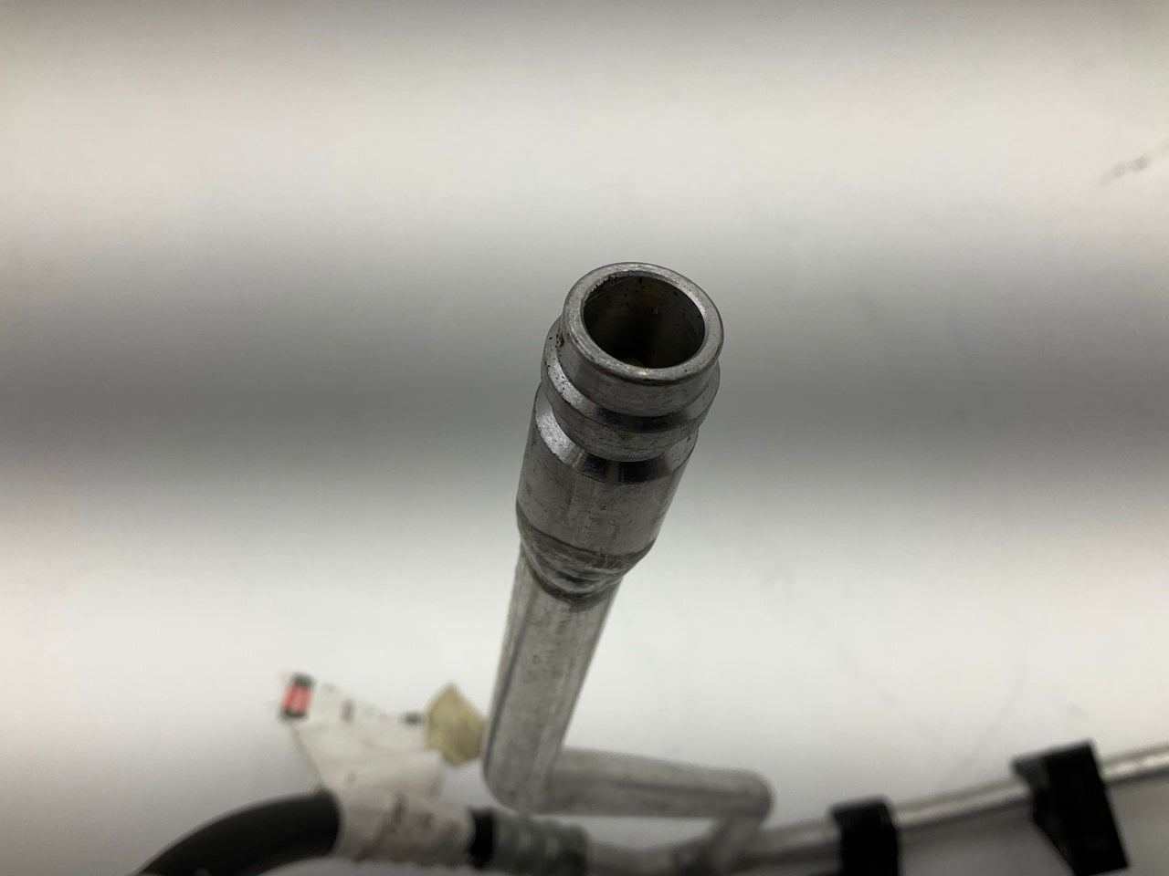 Motorcraft YF37179 A/C Refrigerant Suction Hose Line 04-07 Freestar W/ Aux A/C
