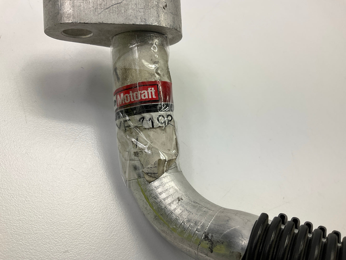 Motorcraft YF37198 A/C Refrigerant Suction Hose (A/C Compressor To Evaporator)