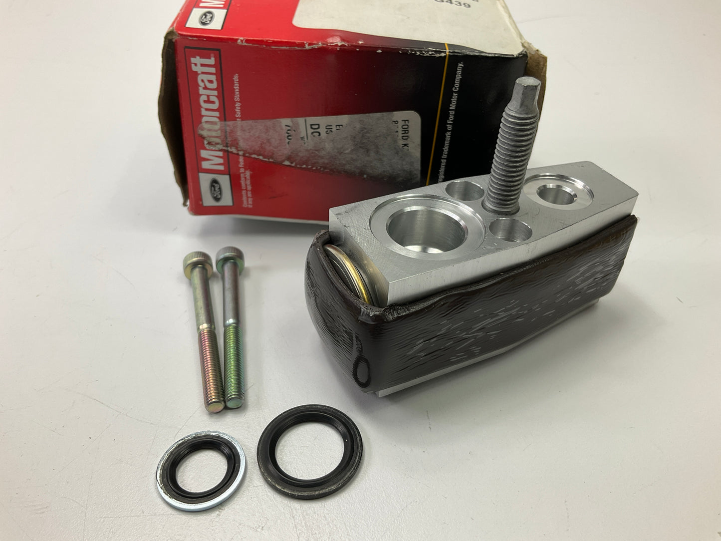 Motorcraft YG-439 A/C Expansion Valve - DG9Z-19849-A