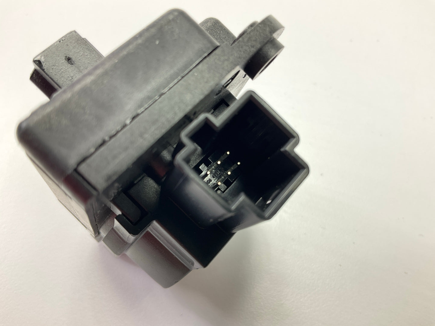 Motorcraft YH-2025 HVAC Mode Door Motor - AV6Z-19E616-C