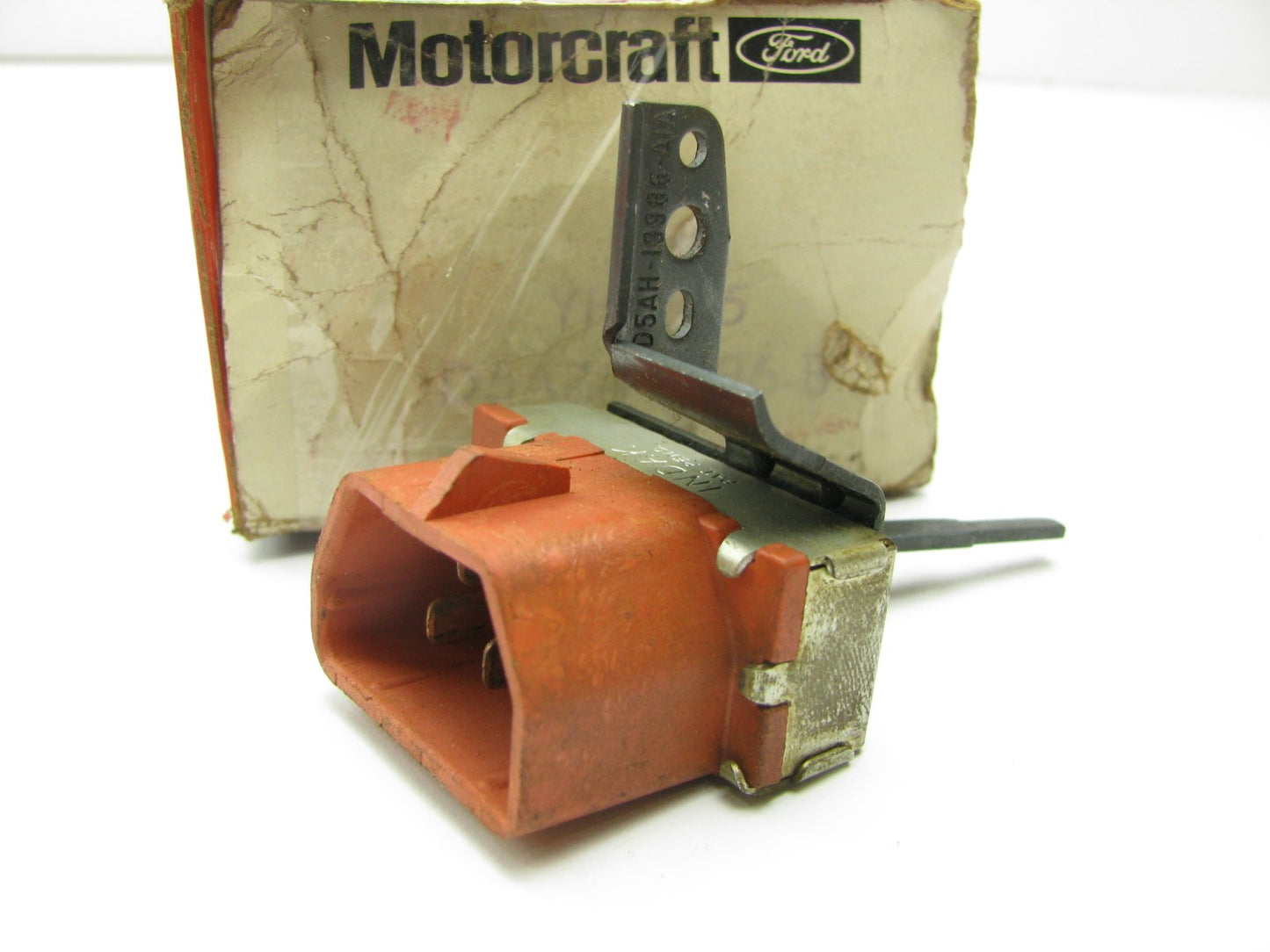 Motorcraft YH-265 / Ford D5AZ-19986-B A/C Blower Switch - 1975-1977 Ford LTD