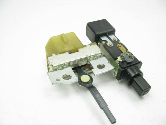 Motorcraft YH-417 / E43Z-19986-A  HVAC Blower Motor Speed Switch