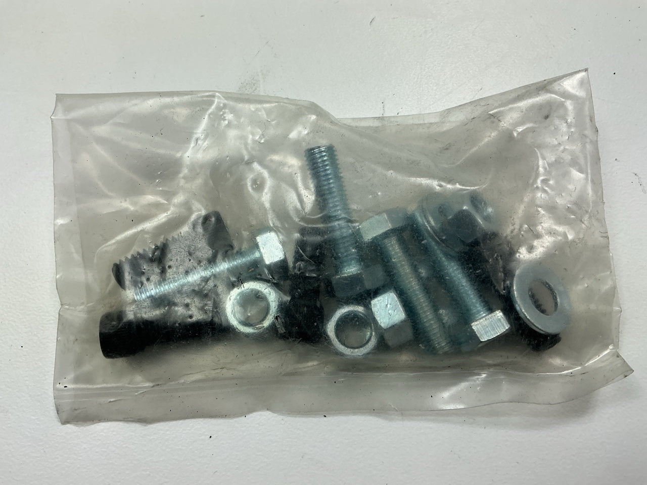Mr. Gasket 1929 Carburetor Adapter Kit - Holley 350/500 2-Barrel To Quadrajet
