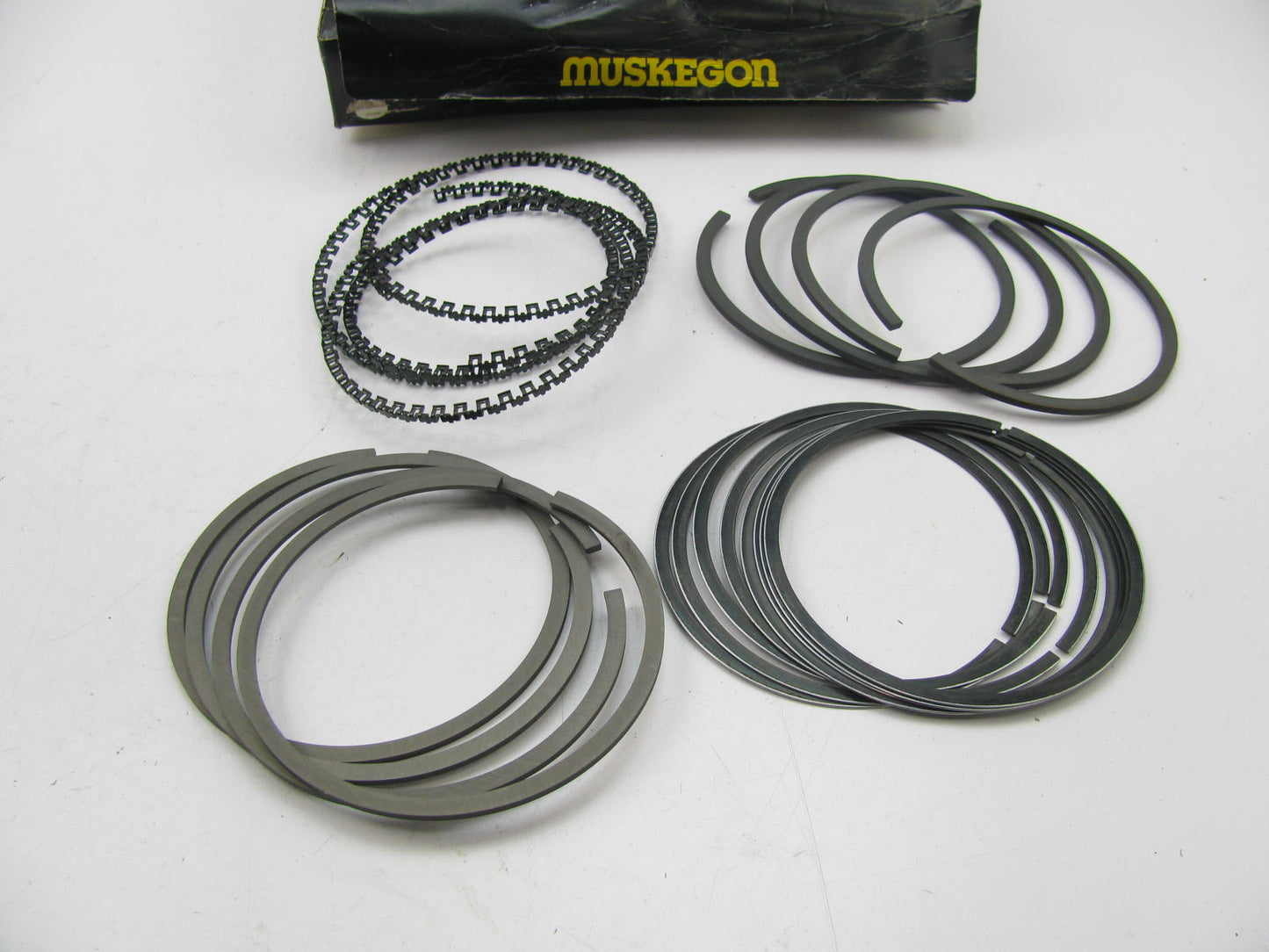 Muskegon BC-6716 Engine Piston Rings - Standard