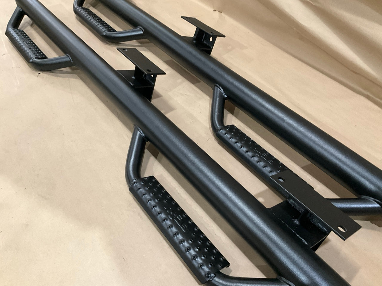 N-Fab F8065RC-4-TX Nerf Bar Step Bars For 80-96 Ford F-250, 80-92 F-150 STD Cab