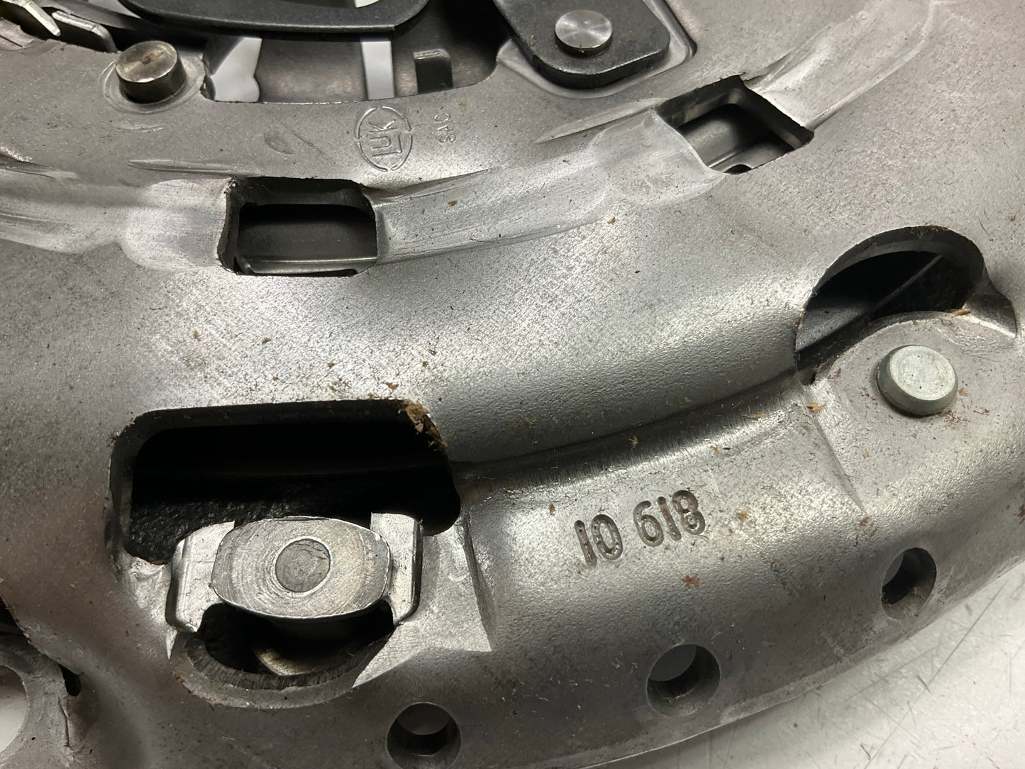 Napa 1108047 Clutch Kit (V6 Only),  Made By LuK, Comes In Napa Box
