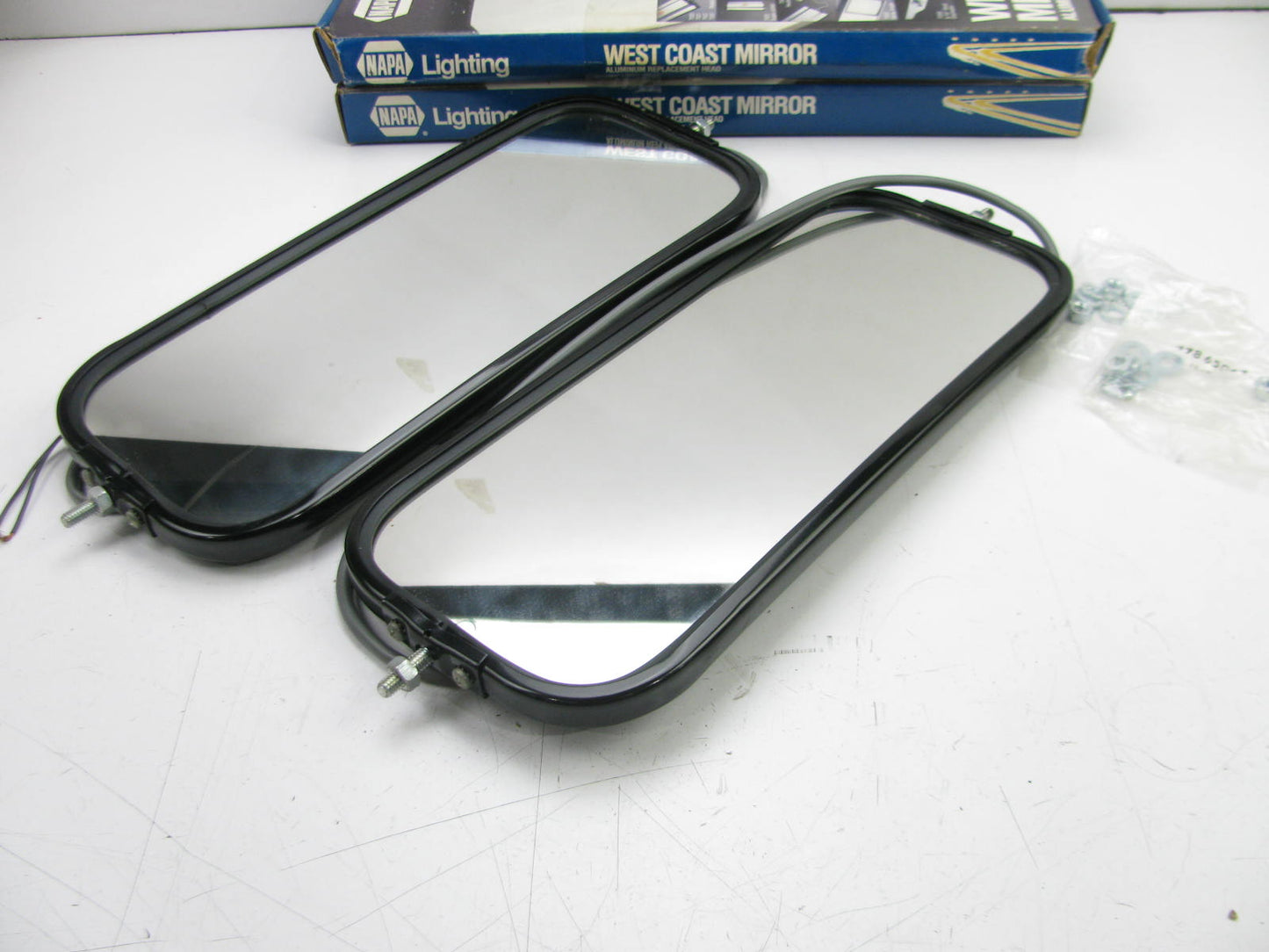 (2) Napa 161-90600 West Coast Style Heated Truck Mirrors 16''x6-1/2'', Black