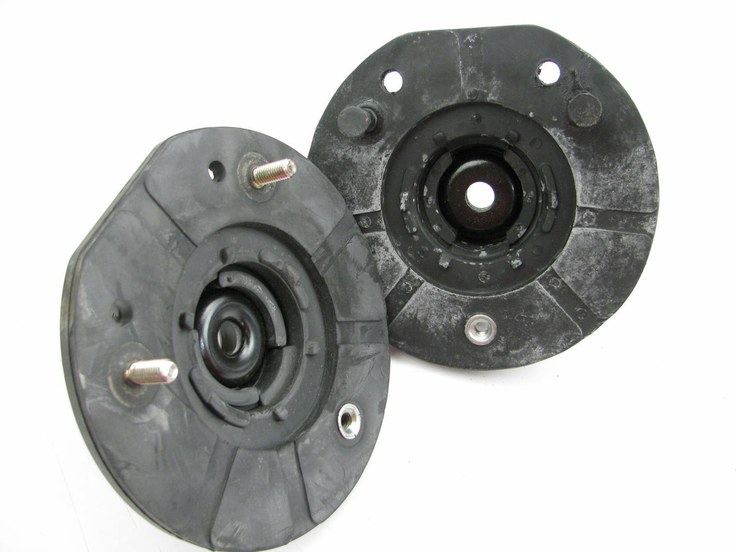 (2) Napa 261-3193 FRONT Suspension Strut Mounts