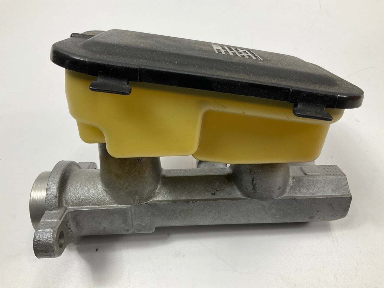 Napa 390127 Brake Master Cylinder - 1993 Buick Roadmaster, 1993 Chevy Caprice
