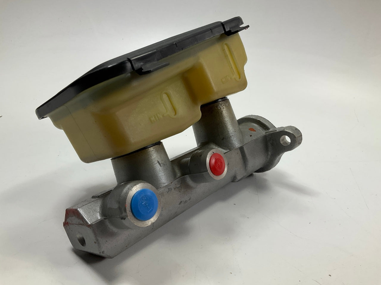 Napa 390127 Brake Master Cylinder - 1993 Buick Roadmaster, 1993 Chevy Caprice