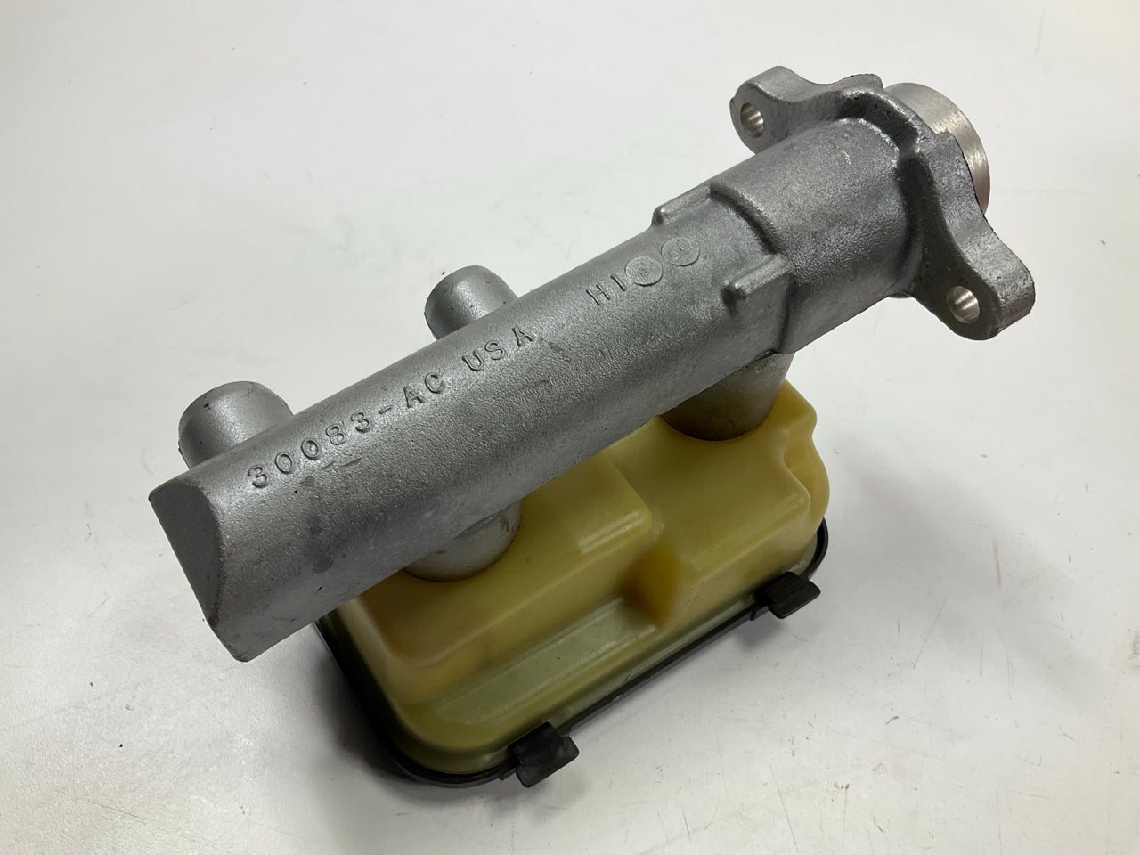 Napa 390127 Brake Master Cylinder - 1993 Buick Roadmaster, 1993 Chevy Caprice